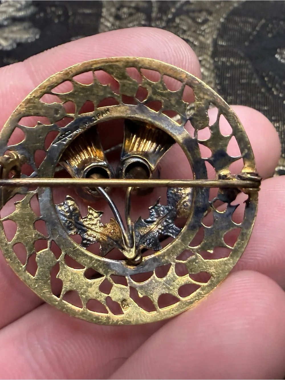 VTG Gold ToneThistle Brooch with Purple Rhinestones by Mizpah